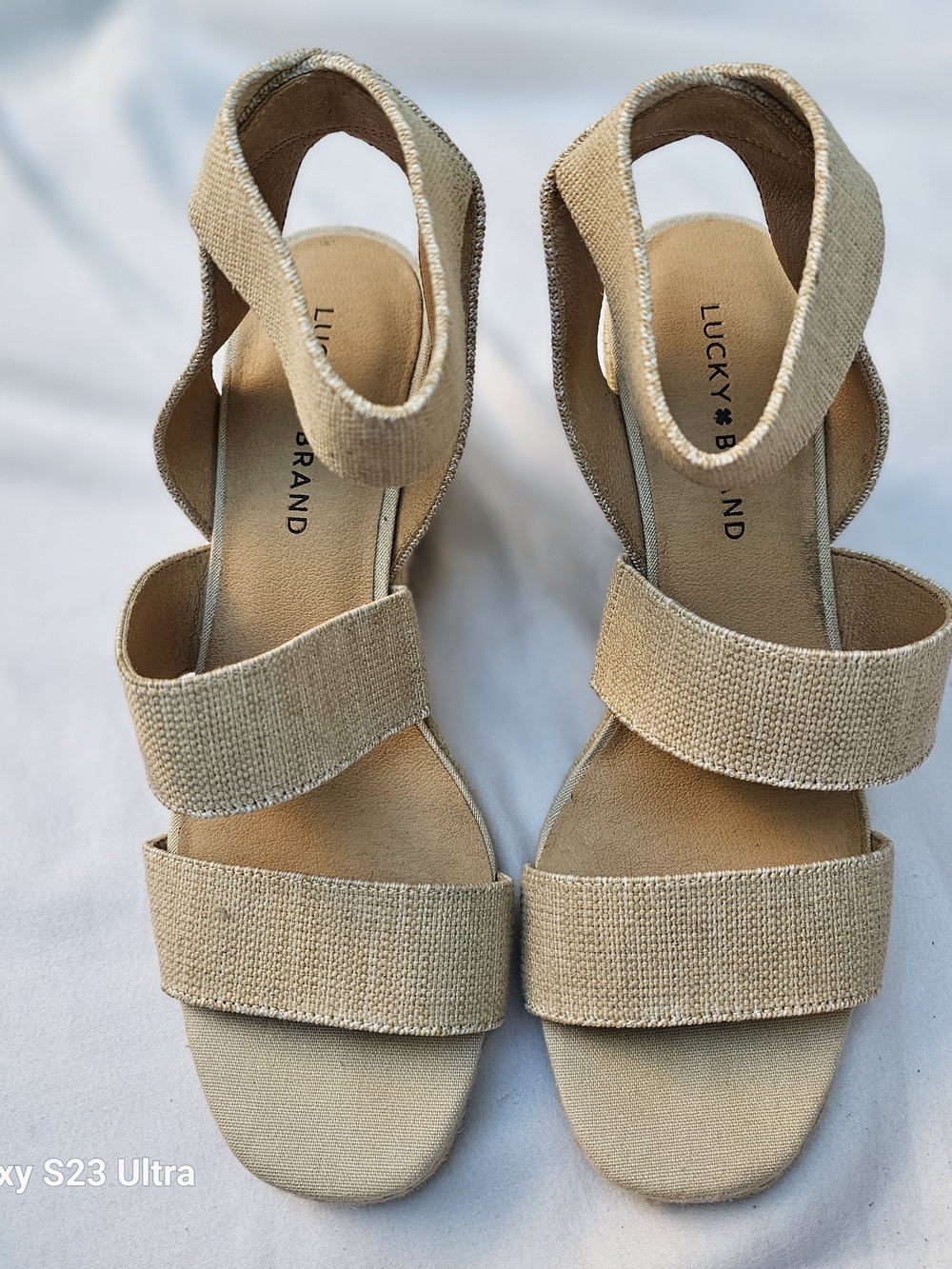 Lucky Brand Women's Beige Elastic Strap Sandals